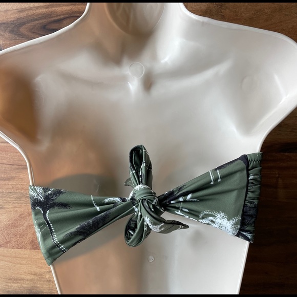 Beverly Beach 3 pcs olive green bikini with Hawaiian design. Size L - Picture 4 of 8